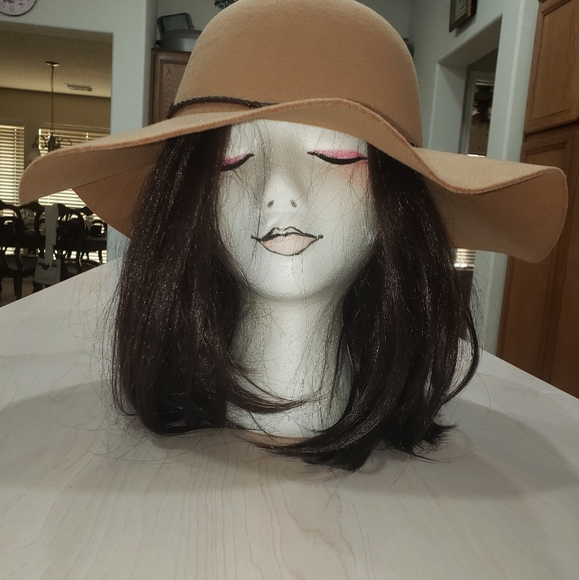 Safari felt bucket hat faux leather braid tassels in camel - Picture 2 of 7